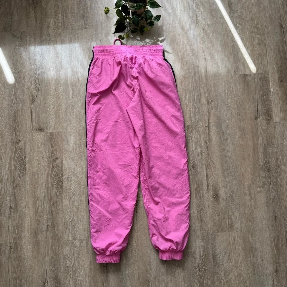 Nike Swoosh Woven Trouser Y2K Windbreaker Style Joggers Size XS